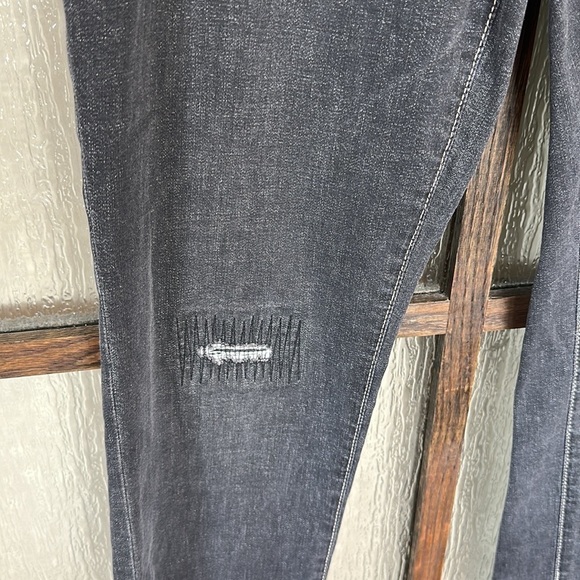 L’AGENCE LA’t gray black distressed skinny jean in size 30. NWT - Picture 2 of 9